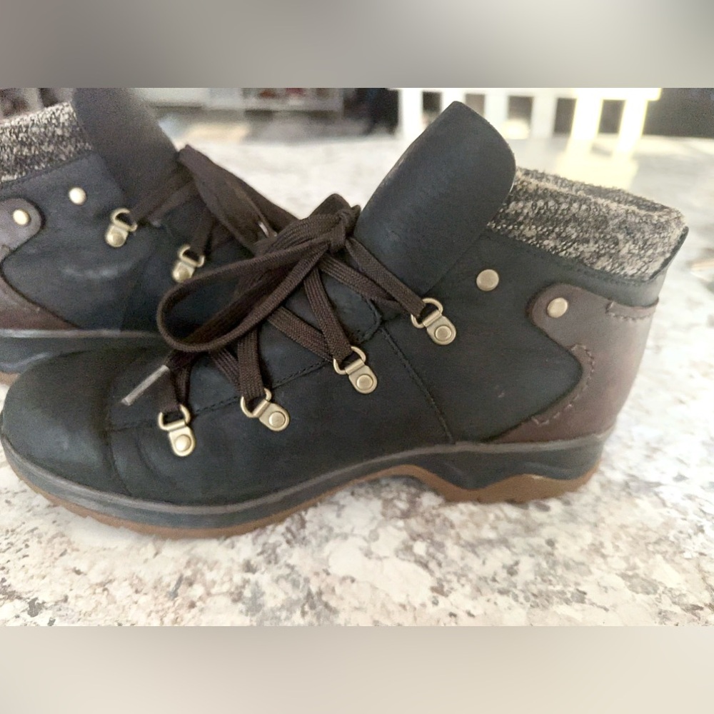 Merrell Black and Brown Leather Waterproof Hiking Boots Size 10 Women’s